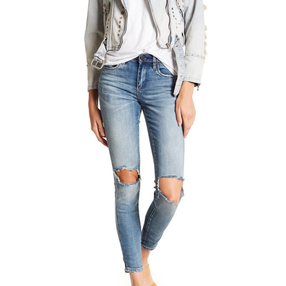 BLANKNYC The Bond Mid Rise Skinny Jeans - Picture 2 of 12
